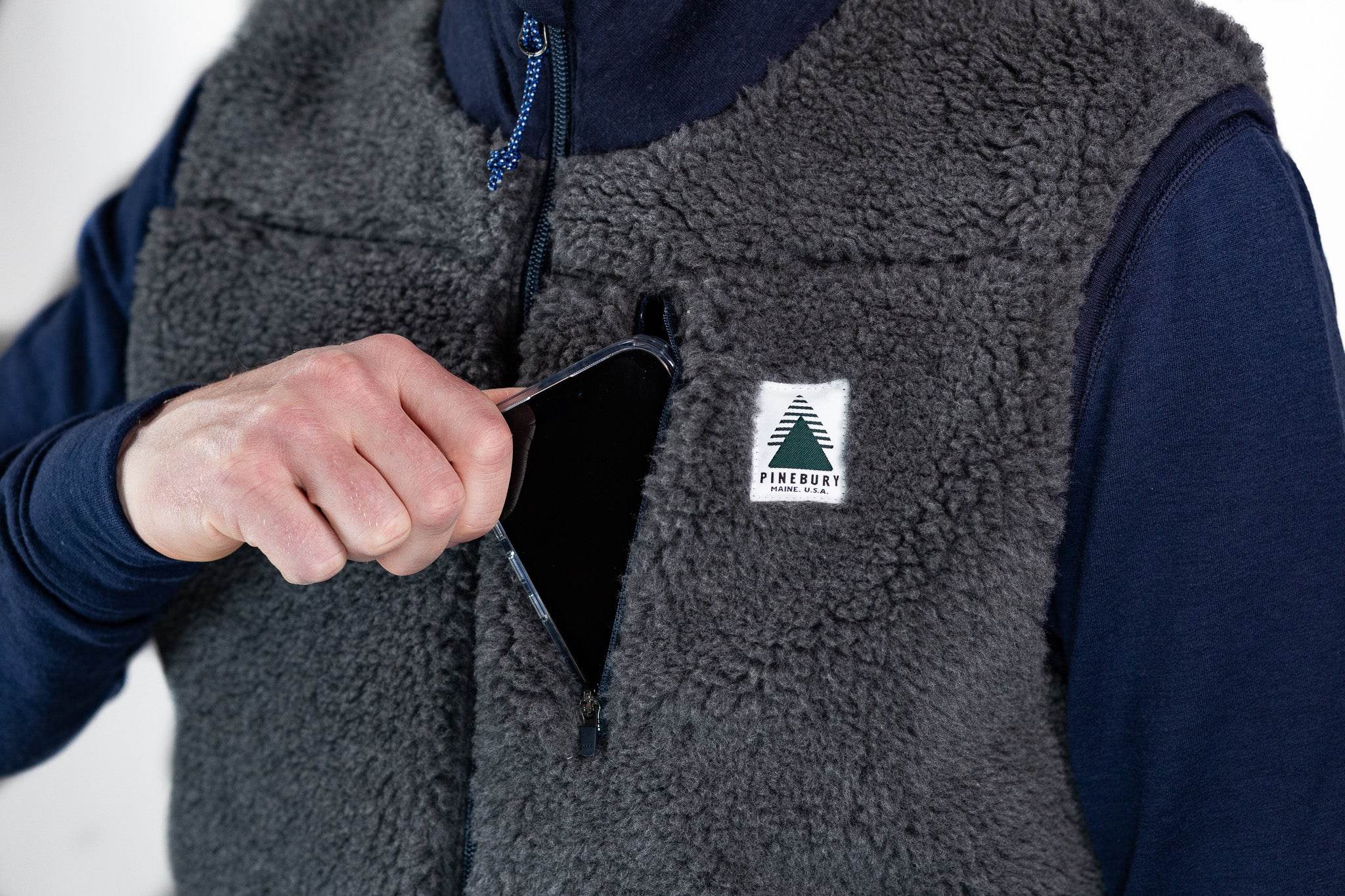 The Merino Wool Lodge Vest - Charcoal – Pinebury
